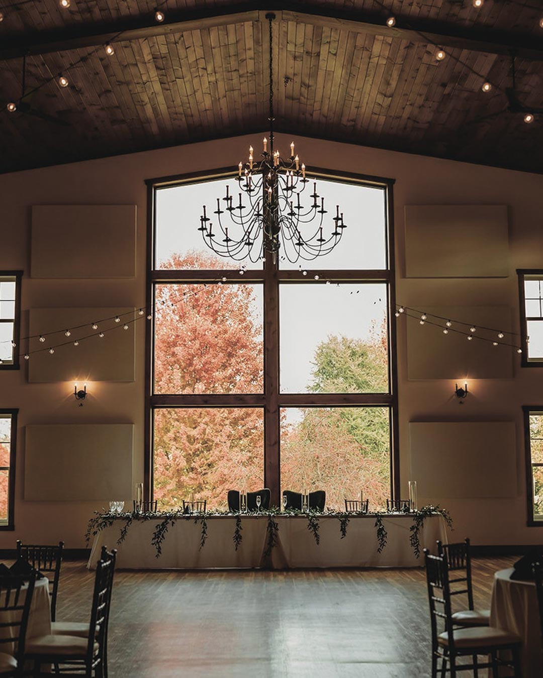 best illinois wedding venues barn lights
