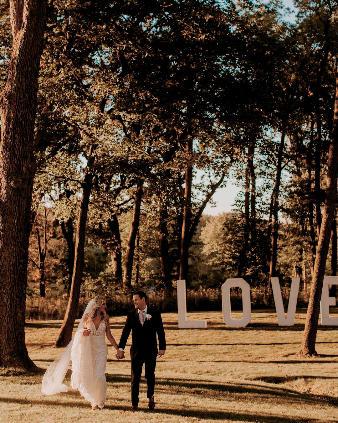 best illinois wedding venues bride groom