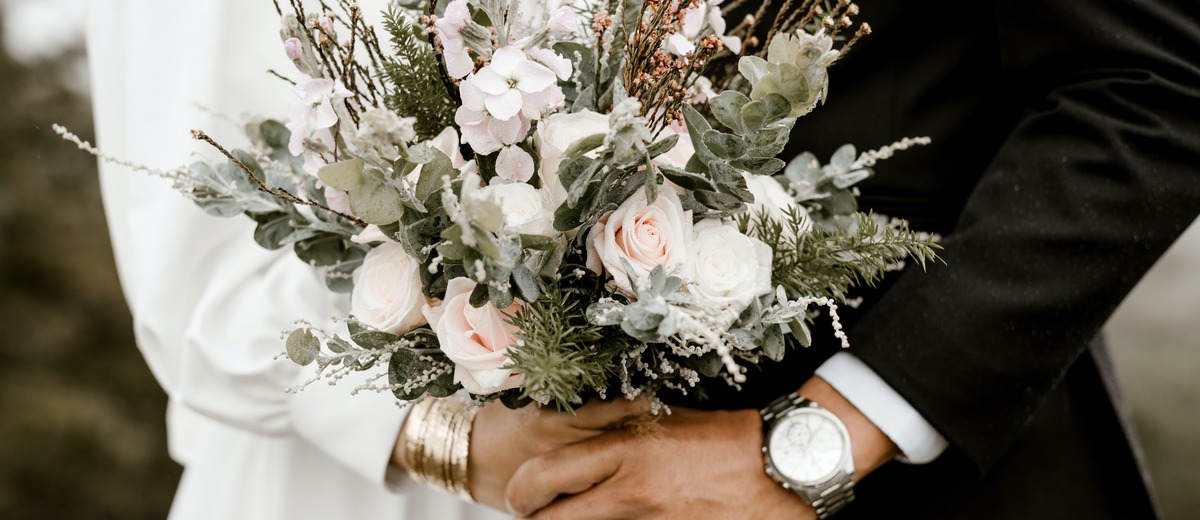 35 Sage Green Wedding Ideas + FAQs