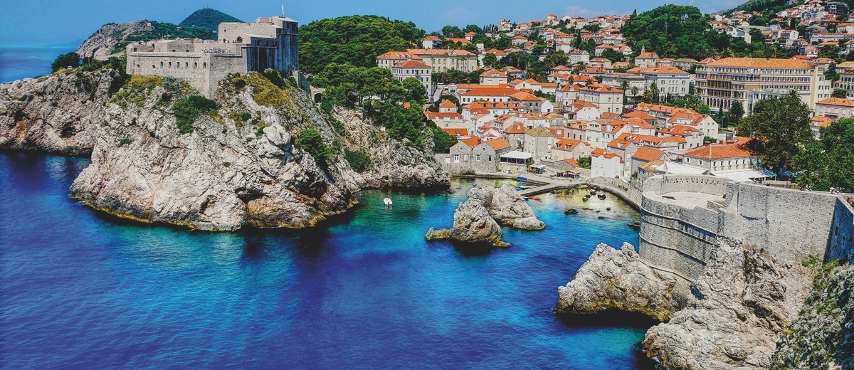 12 Amazing Cheap Honeymoon Ideas + Resort Ideas