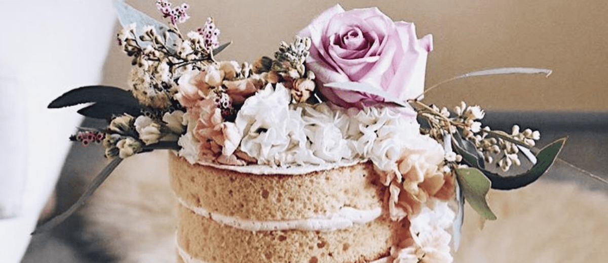 The Art Of Simplicity: How Naked Wedding Cakes Are Redefining Modern Weddings