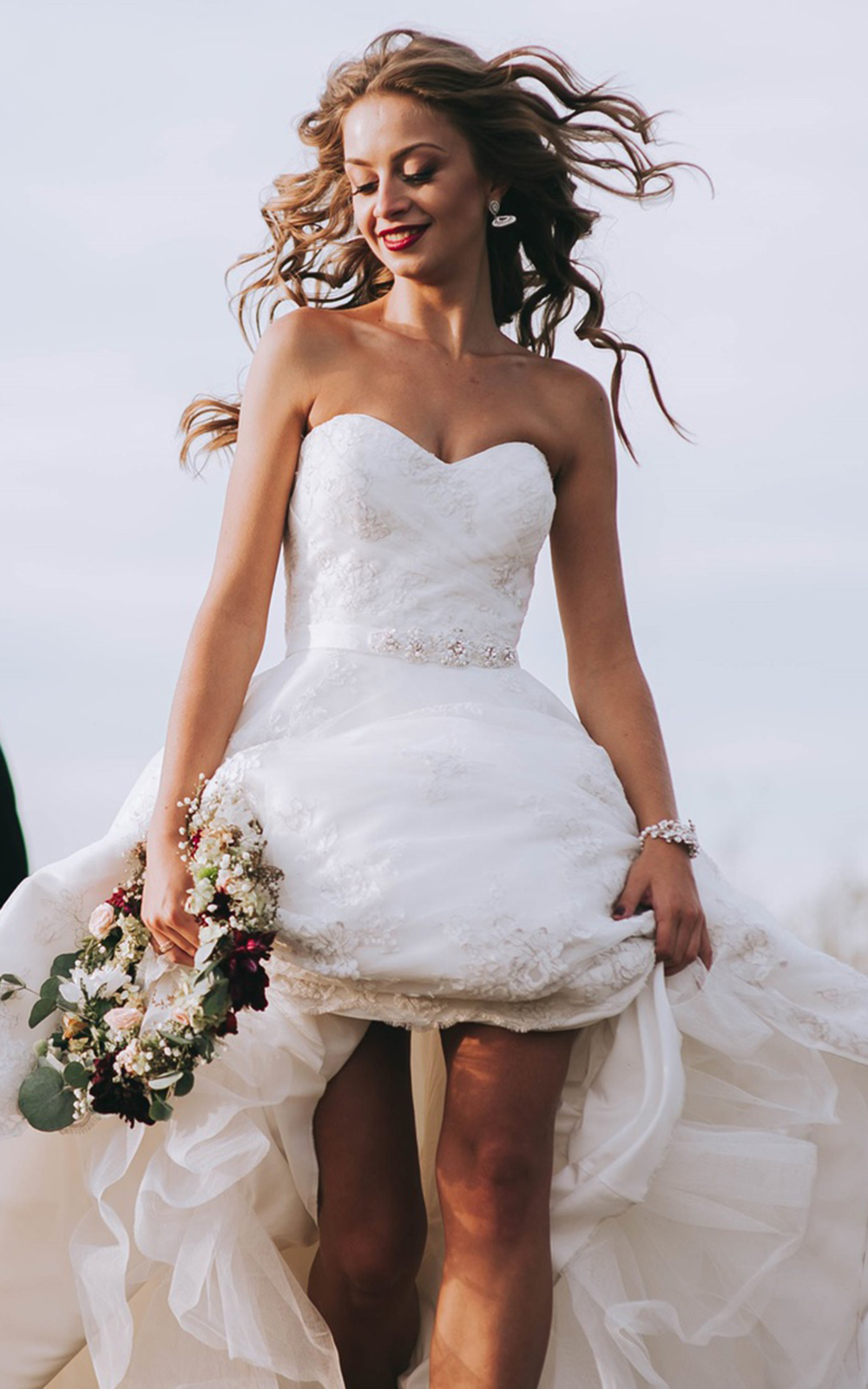 Strapless Wedding Dresses: 15 Bridal Gowns + Faqs