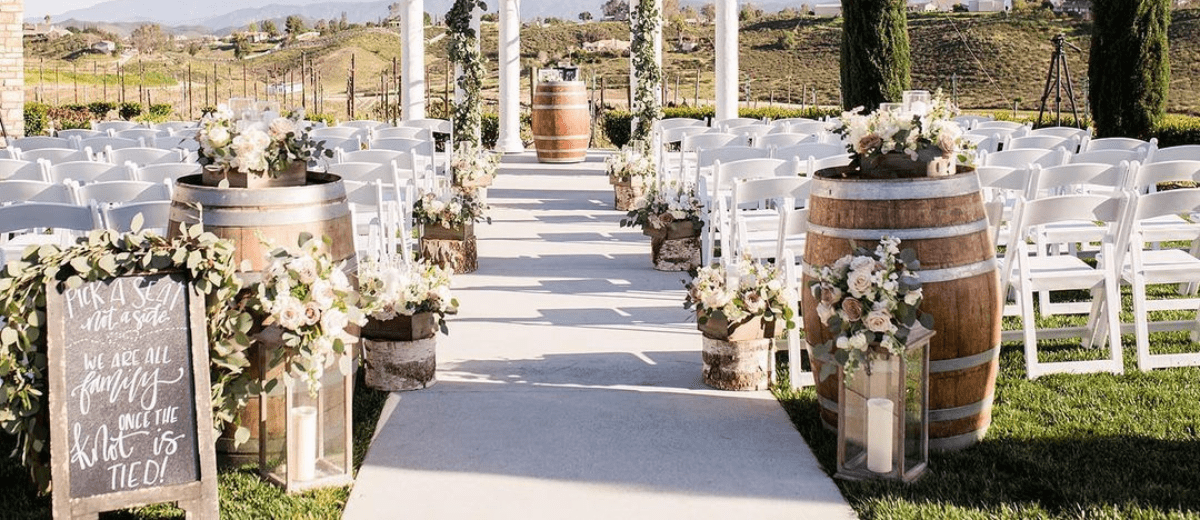 25+ Creative Ways To Incorporate Wine Barrels Into Your Wedding Decor