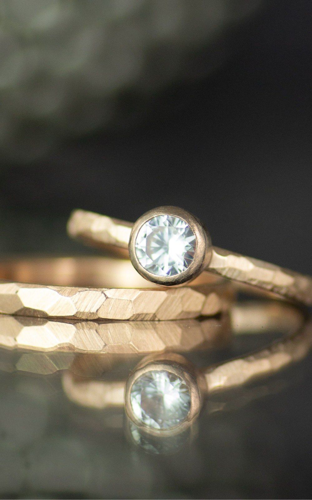 Simple Engagement Rings: Modern Trends For Brides