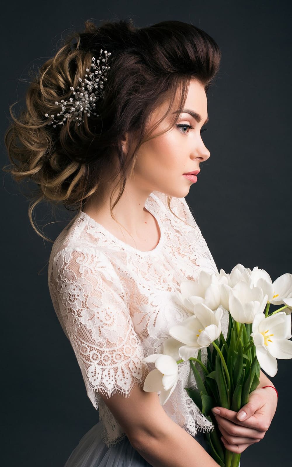 30+ Swept-Back Wedding Hairstyles Looks [2025 Guide + Expert Tips]