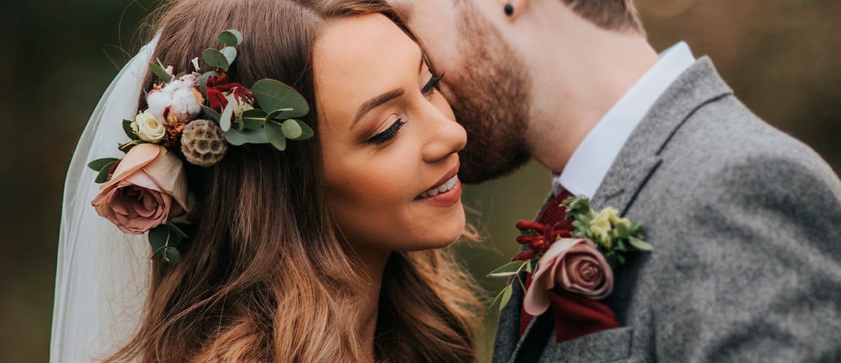 Fall Wedding Hairstyles For Brides And Guests [2025 Guide & FAQs]