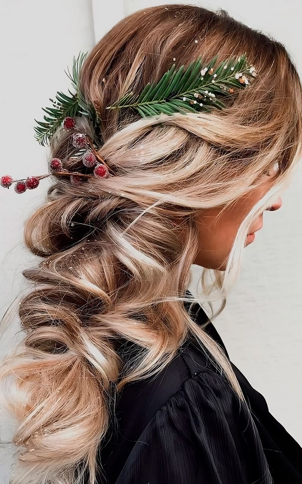 Timeless Winter Wedding Hairstyles for Elegant Snowy Celebrations